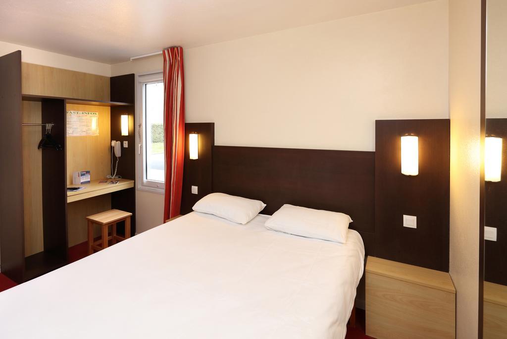 Brit Hotel Essentiel Reims Taissy Exterior photo